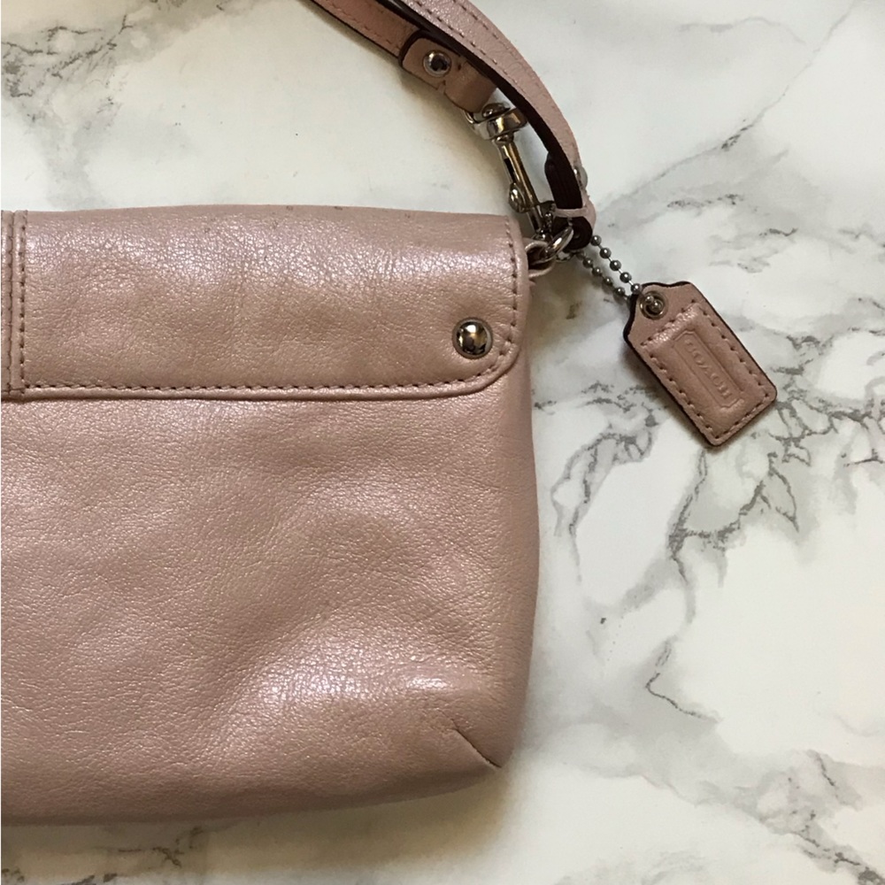 Coach Ashley leather clutch /wristlet💕Host Pick💕 Like new! - Picture 10 of 13
